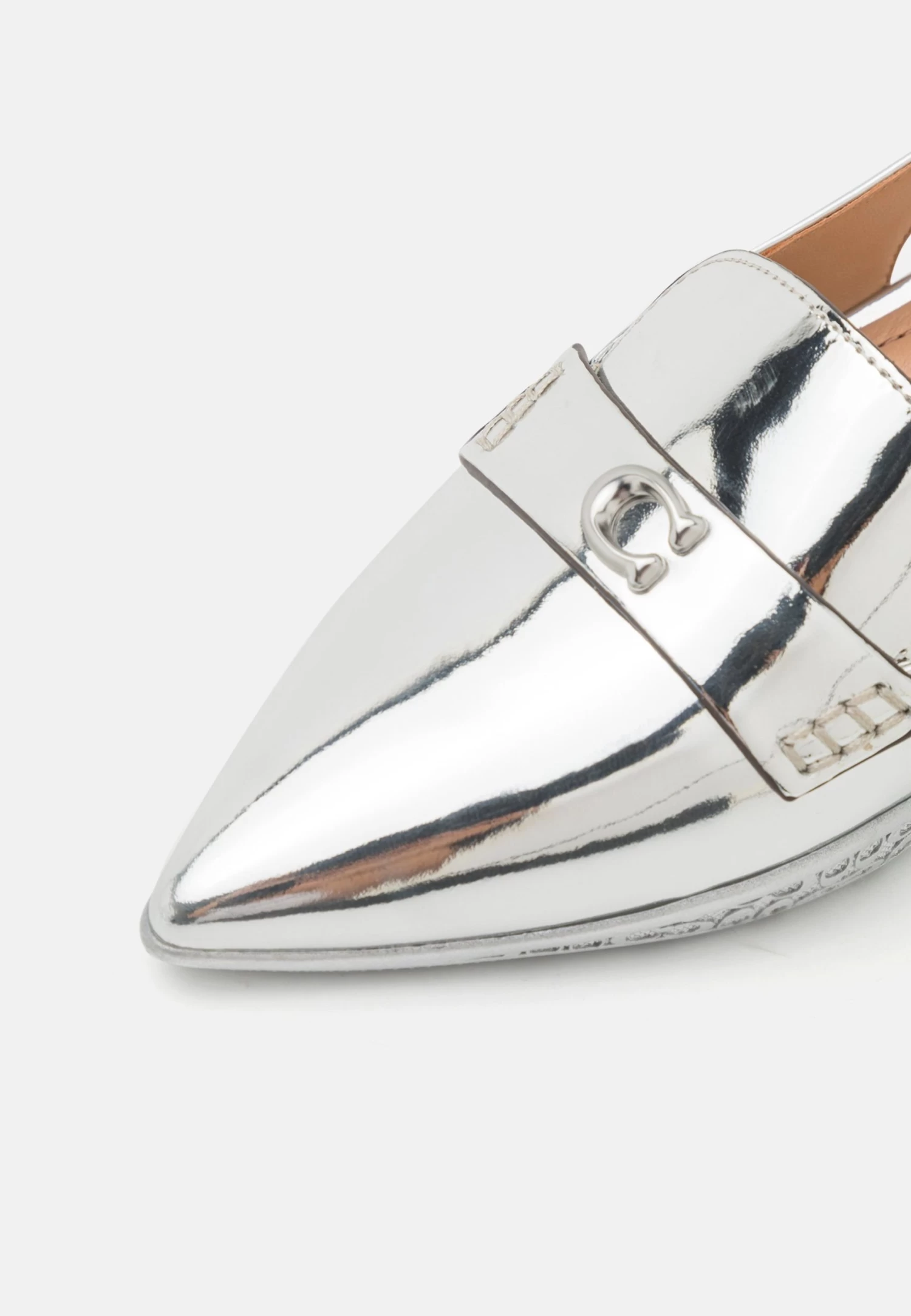 Coach Nikola Metallic Hybrid SlingbackDecolletéSilver Donna Scarpe Con Tacco COH11B00H-D11 8 Coach Nikola Metallic Hybrid SlingbackDecolletéSilver Donna Scarpe Con Tacco COH11B00H-D11 - immagine 6