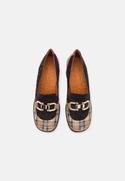 Chie Mihara MicocoDecolletéScotch Classic/Black/Granate Donna Scarpe Con Tacco CH211B0CX-B11 -Birkenstock Italia 2c4c8f7945d140c09475f7a49e0ee535