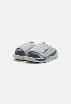 Lacoste Aceslide 223 CiabattineLight Grey Uomo Scarpe Aperte LA212G019-C11 9 Lacoste Aceslide 223 CiabattineLight Grey Uomo Scarpe Aperte LA212G019-C11 -Birkenstock Italia 4074aefc29aa483cb2c596c1a09162dc