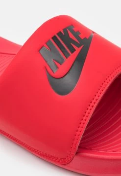 Nike Sportswear Victori One SlideCiabattineUniversity Red/Black Uomo Scarpe Aperte NI112G00S-G11 -Birkenstock Italia 75c63eacd0564ef79efec689574c5fb9