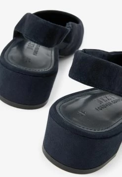 Next Comfort Slingback Low Block Heels - Decolleté - Navy 9 Next Comfort Slingback Low Block Heels - Decolleté - Navy -Birkenstock Italia 927df4db7c2d4eac8e366b8b6b0a9238