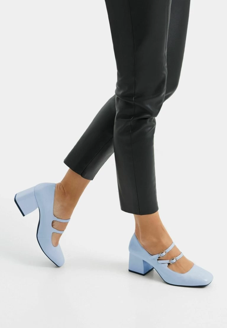 Birkenstock Italia -Birkenstock Italia ca39b2abe9ef42b5bc8299e14809d2ae 768x1109 1